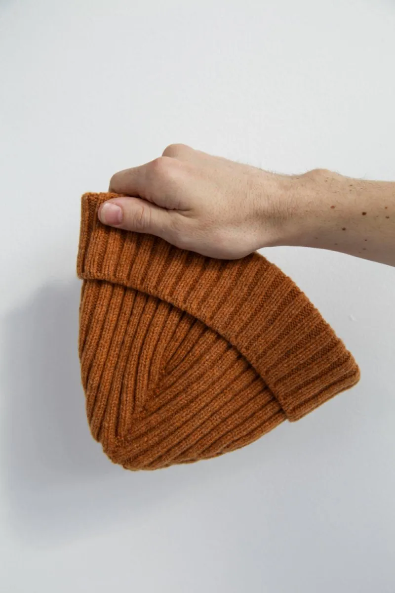 Half Dozen Super-Soft Lambswool Fisherman Beanie (Orange Gazelle)